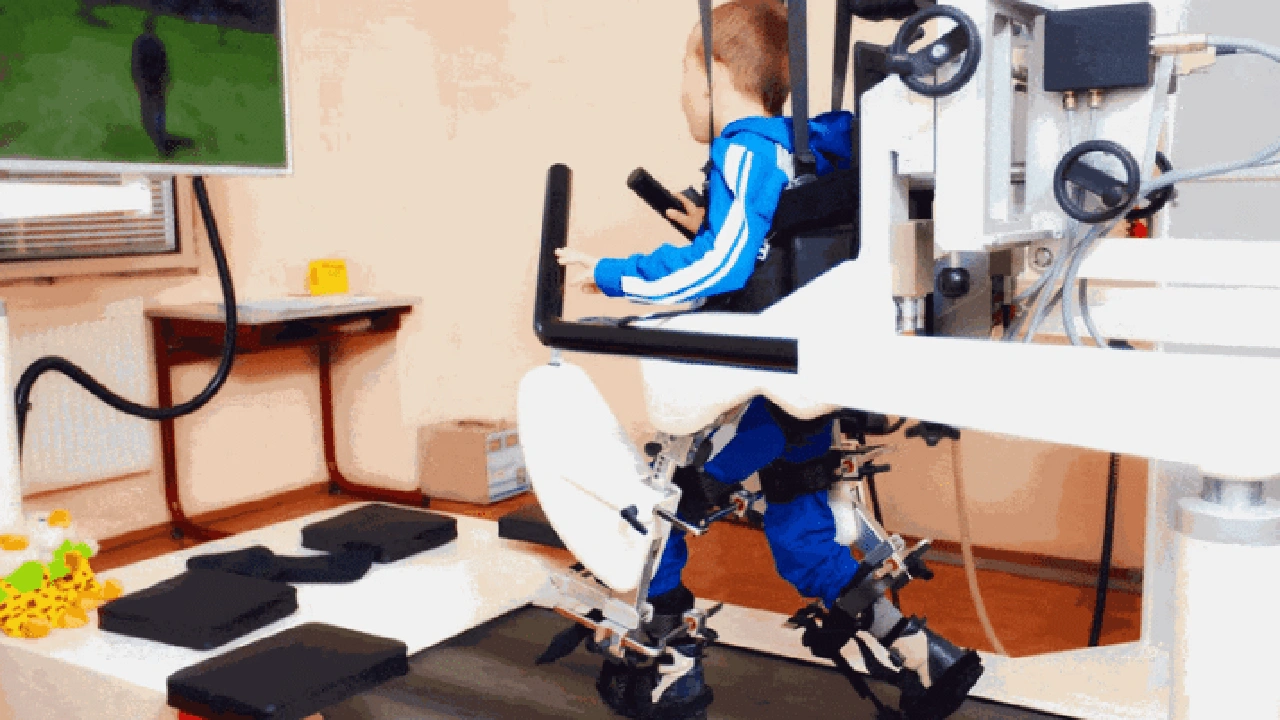 Artificial intelligence at the service of persons with special needs; human capacity enhancement