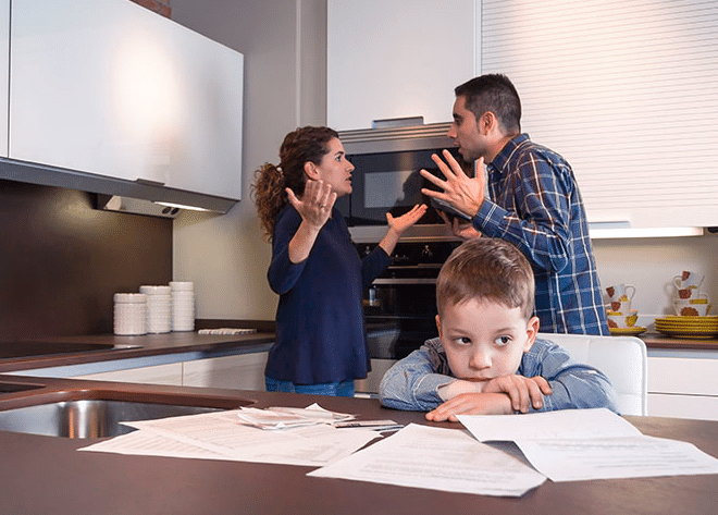 تأثير المشاكل الأسرية على نفسية الطفل