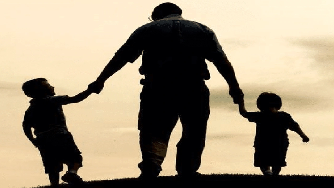 تعبير عن دور الأب