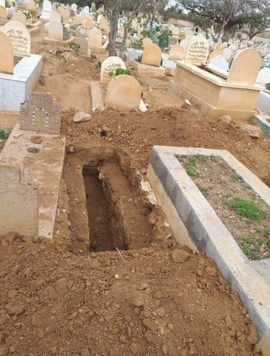 تفسير حلم رؤية قبر مفتوح لشخص حي