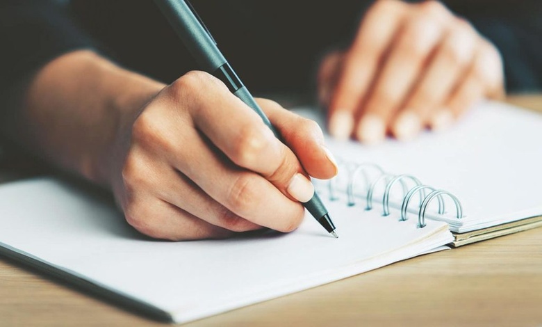موضوع تعبير بالانجليزي عن الدولفين