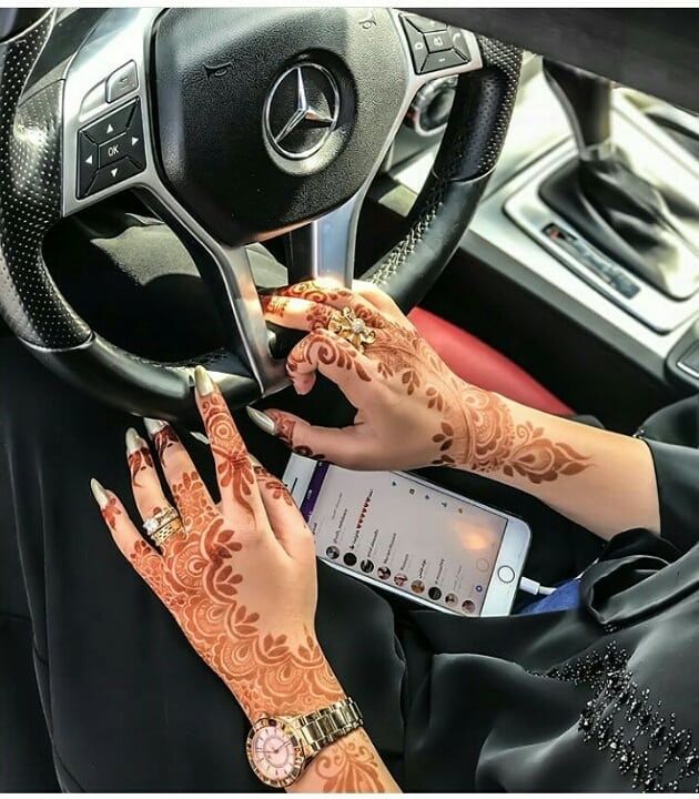 رمزيات بنات محجبات مع سيارات