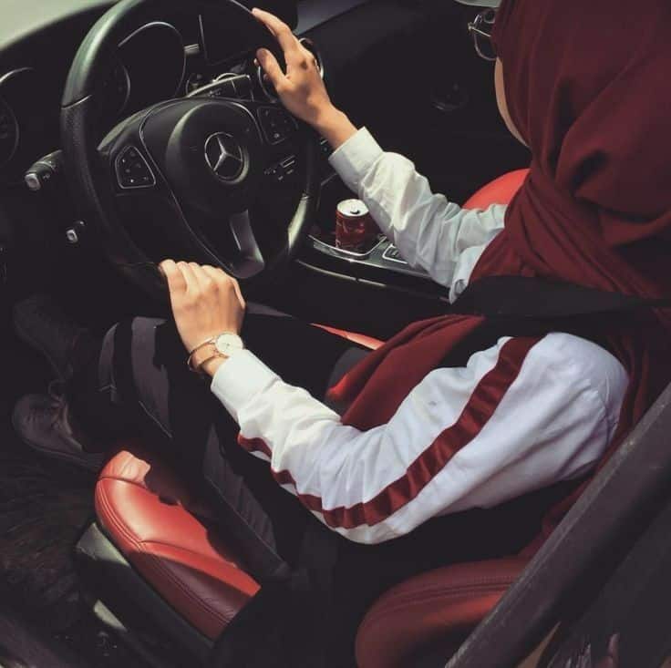 رمزيات بنات محجبات مع سيارات