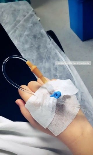 رمزيات بنات مريضة انستقرام