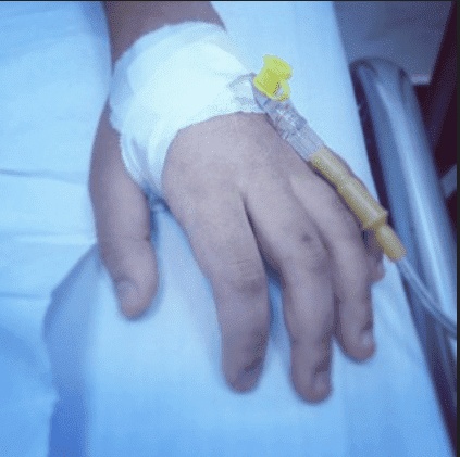 رمزيات بنات مريضة انستقرام