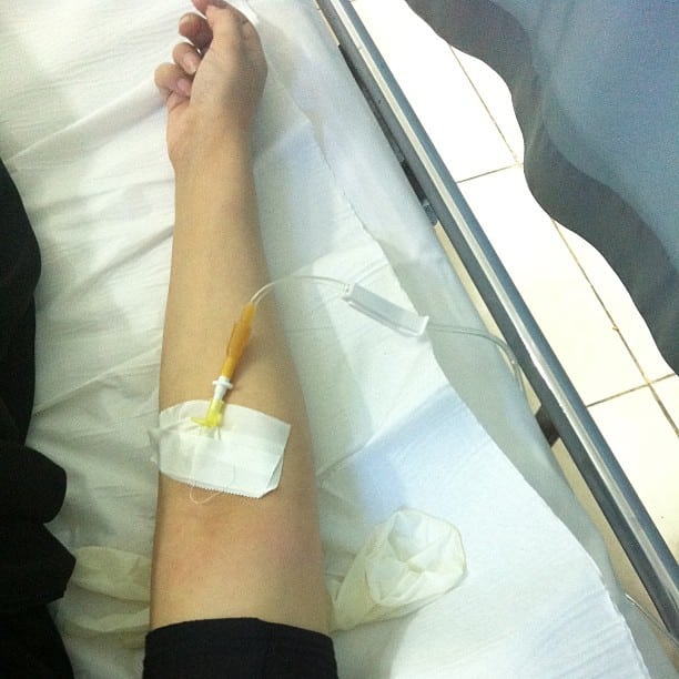 رمزيات بنات مريضة انستقرام