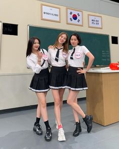 ثلاث صديقات كيوت كوريات