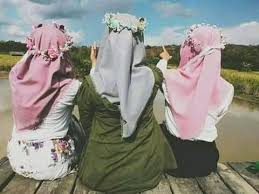 ثلاث صديقات كيوت محجبات