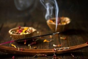 عبارات عن طيب العود