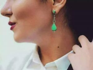 غزل عن الرقبة - غزل عن الرقبة ، و مدح العنق الطويل ، و وصف العنق