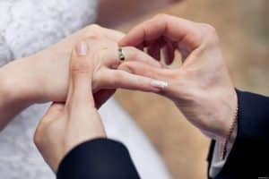 مميزات وعيوب زواج المسيار