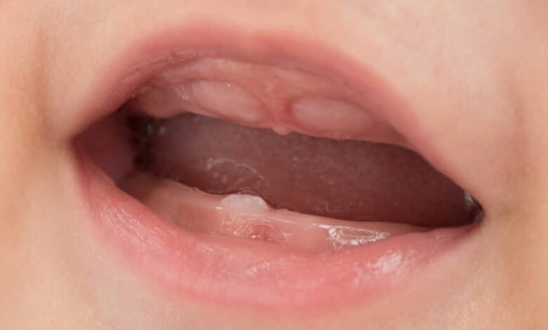 عبارات ظهور أول سن للطفل