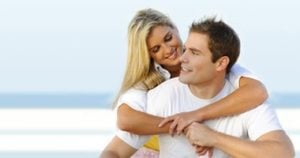اجمل قصص الحب : قصة حب بدأت باصطدام و انتهىت بالعيش في بيت واحد 