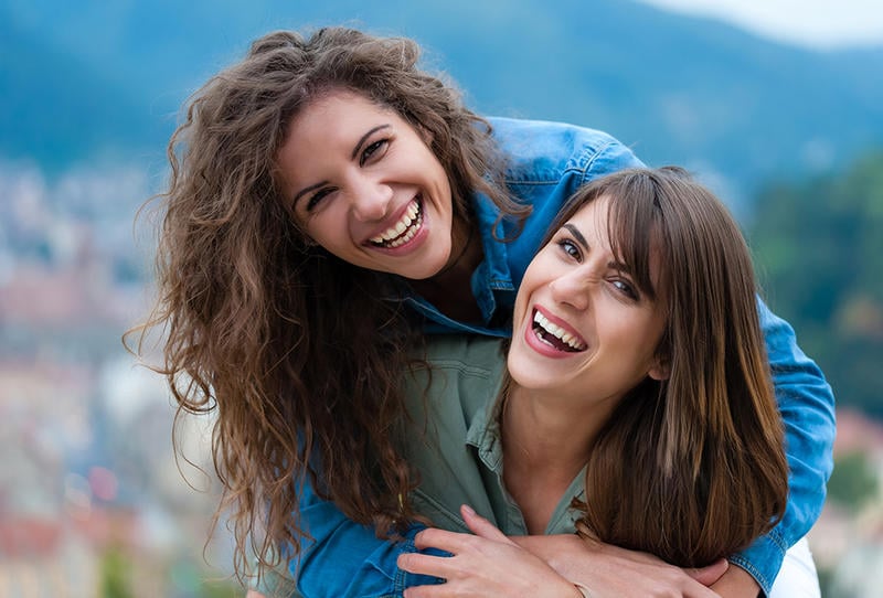 تفسير رؤية الاخت العارية في المنام