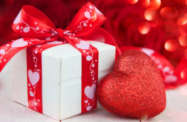 عبارات تكتب على الهدايا للاخت