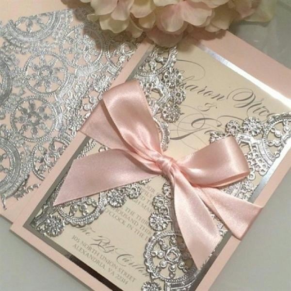 عبارات تكتب في بطاقات الاعراس