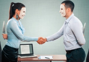 اقوال وحكم عن المنافقين