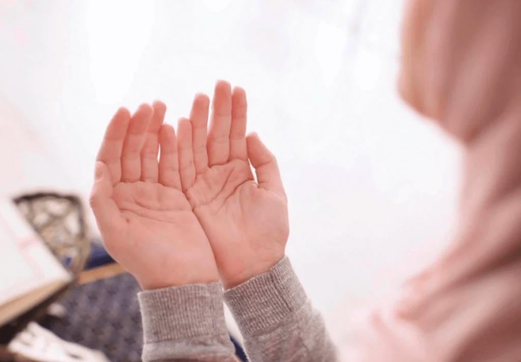 دعاء يجعل شخص يندم على فراقك