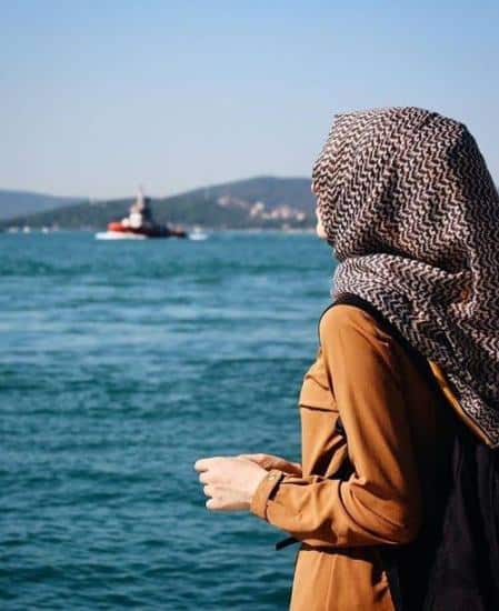 رمزيات بنات على البحر انستقرام