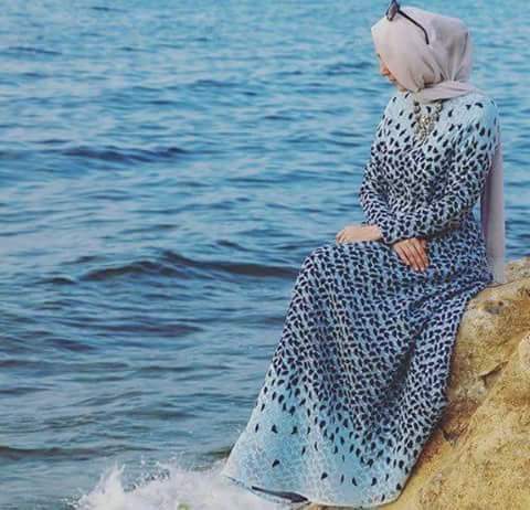 رمزيات بنات على البحر انستقرام