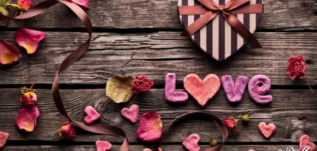 عبارات عن الشخص الذي يحبك